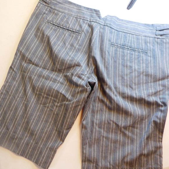 Fox Missy Bermuda Shorts, Gray pin stripe, Size 11 - Picture 2 of 4
